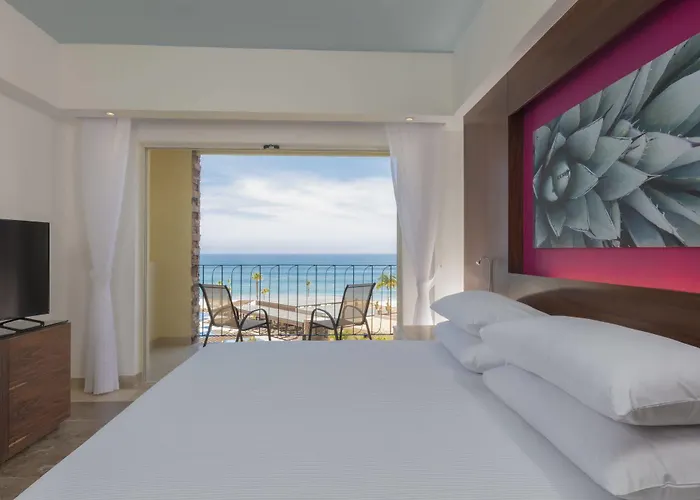 Altitude By Krystal Grand Cabos 4*